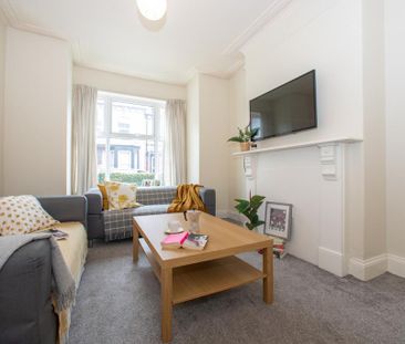 4 bedroom terraced house to rent - Photo 1