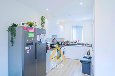 3 bedroom terraced house to rent - Photo 3