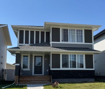 Beautiful 4 Bed 3.5 Bath Full House in Timberlands - Photo 1