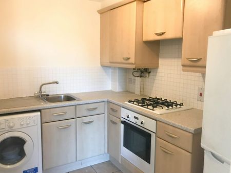 Flat to rent on - Photo 4