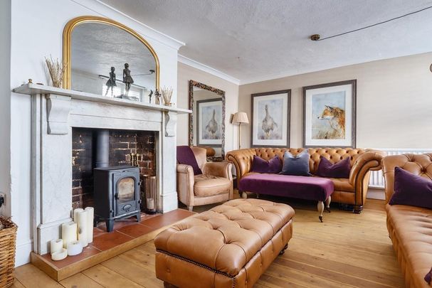 4 bedroom end of terrace house to rent - Photo 1
