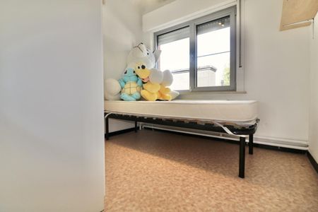 Mooie half-open bebouwing met 3 slpks, garage en tuin voor 975 EUR/mnd - Foto 4