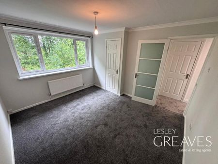 2 bedroom maisonette to rent - Photo 3