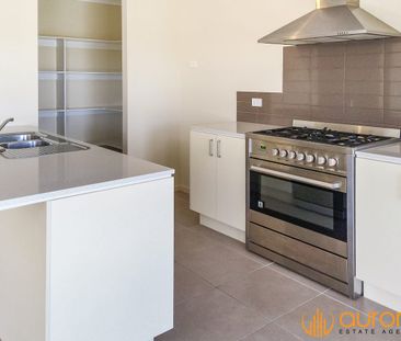 DESIRABLE FAMILY HOME - Photo 4