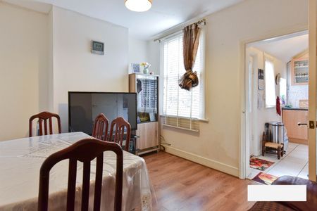 2 Bed Terraced House, Risley Avenue, N17 - Photo 3