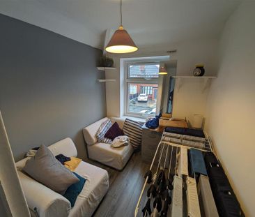 5 bedroom private hall to rent - Photo 3