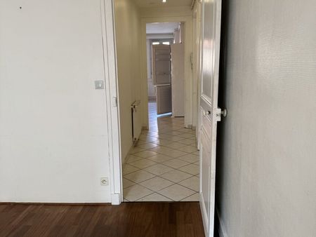Appartement - 2 pièces - 46,75 m² - Saint-Étienne - Photo 3