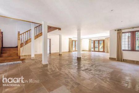 4 bedroom detached house to rent - Photo 3