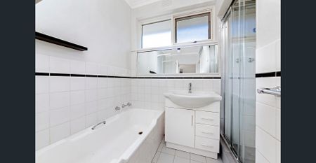 NATURAL LIGHT FLOODS THIS SPACIOUS THREE BEDROOM HOME WITH BALCONY AND PARKING. PERFECT SPACE FOR WORKING FROM HOME - Photo 2