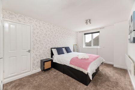 5 Bed Detached House, Fully Furnished In North Leeds, LS17 - Photo 3