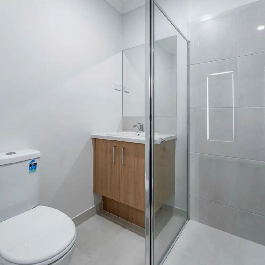 “Contemporary Comfort in Prime Tarneit Location I Three-Bedroom House” - Photo 1