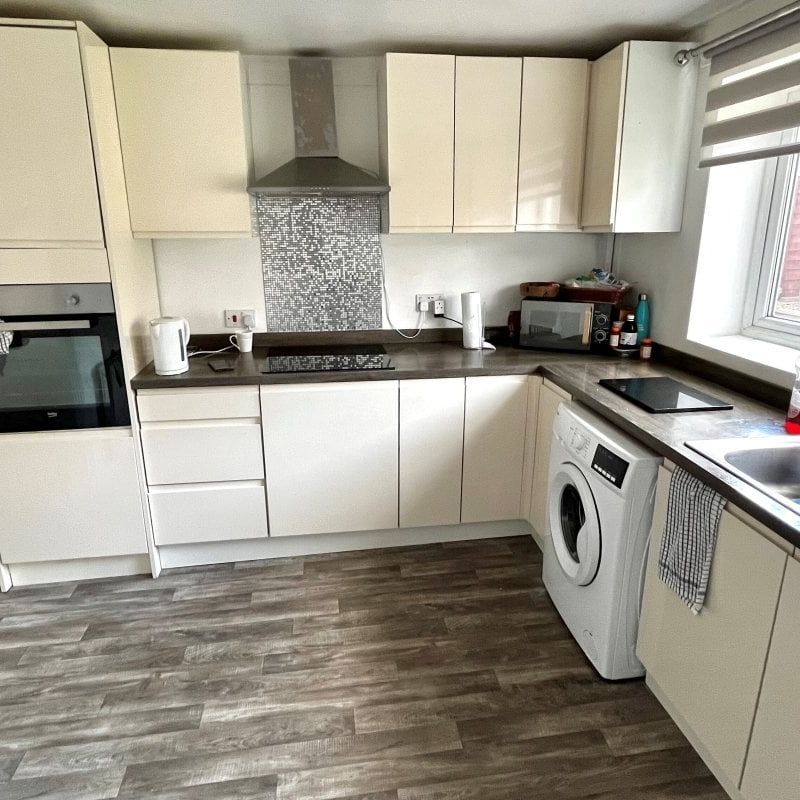 Springfield Crescent - Photo 1