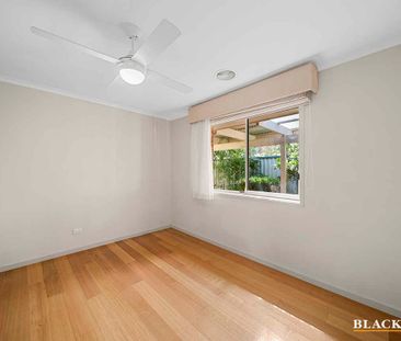 Spacious Family Home in a Quiet McKellar Cul-de-Sac - Photo 4