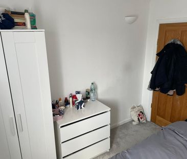 Room in a Shared House, Tybenham Road, SW19 - Photo 4