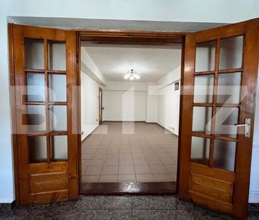 Apartament cu 3 camere, 90 mp, CT, pretabil spații de birouri/cabinet medical - Photo 3