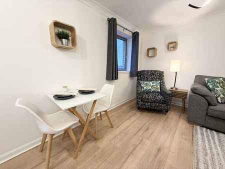 Errol Gardens, Glasgow, G5 - Photo 5