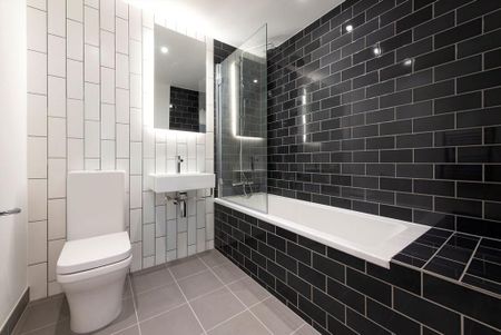 3 bedroom flat to rent - Photo 5