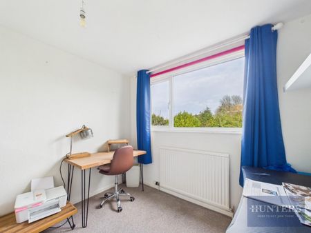 4 bedroom House To Let - Photo 5