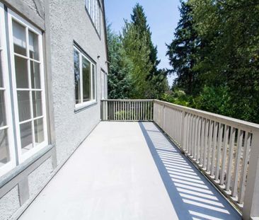 1566 Gordon Ave, West Vancouver - Photo 4