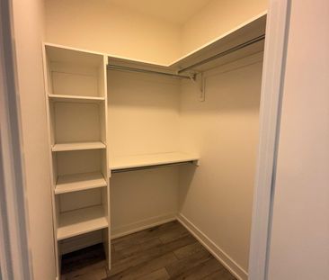 For Lease - 3071 Trafalgar Road Unit# 811, Oakville, Ontario - Photo 1