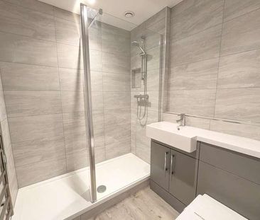 Woking, Surrey, GU21 - Photo 6