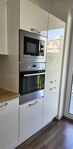 PRONÁJEM EXKLUZIVNÍHO BYTU 2+KK S VELKOU TERASOU, GARÁŽOVÝM STÁNÍM A SKLEPEM BRNO - KRÁLOVO POLE - Fotografie 5