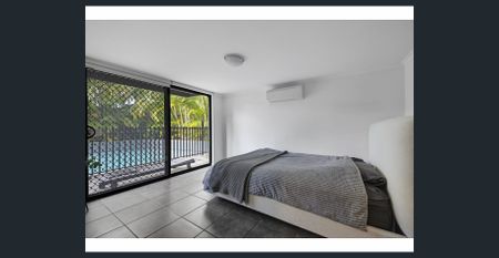 Florida Gardens Family Haven, with Leg-to-water and Pontoon - Photo 4