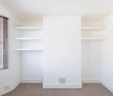 3 Bed Terraced House, Whichelo Place, BN2 - Photo 3