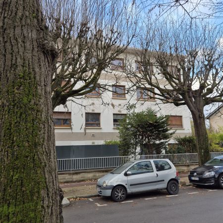 Location Appartement 3 pièces 56m² ST MAUR DES FOSSES 94210 - Photo 5