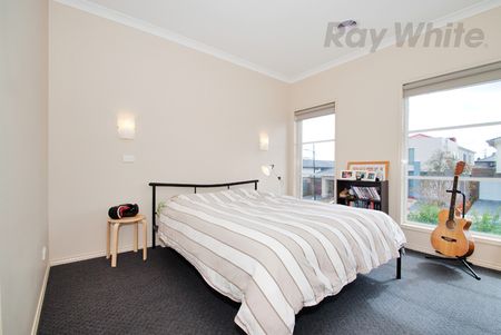 11 Red Box Street, Coburg North VIC 3058 - House For Rent | Domain - Photo 5