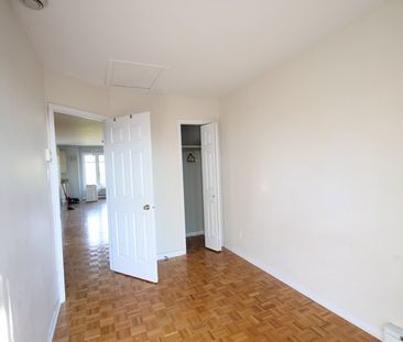 1542 Rue St Antoine O., Montréal (Ville-Marie), QC H3C - Photo 3