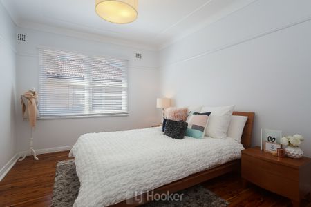 IMMACULATE FAMILY FRIENDLY HOME - Photo 5