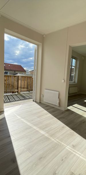 Karlagatan, Vara - Foto 1