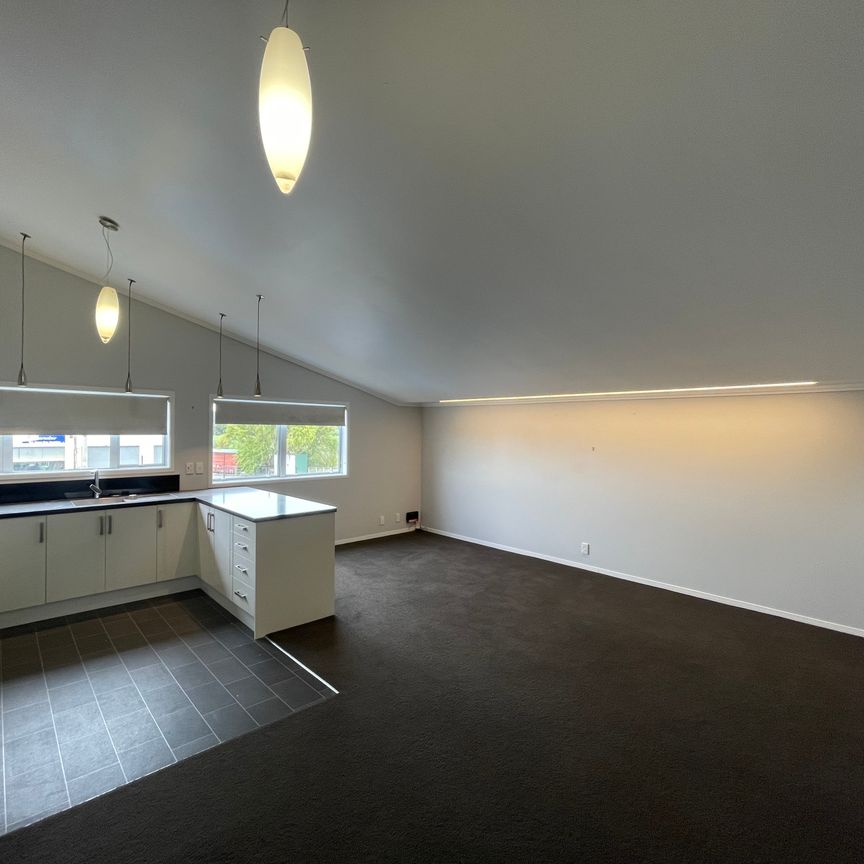 Apartment Living – Ready now - Photo 1