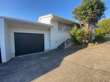 Extra Large Unit, Garage + Carport - Photo 2