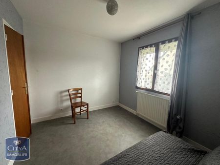 Location Maison 3 pièces 81m² ST PANTALEON DE LARCHE 19600 - Photo 4