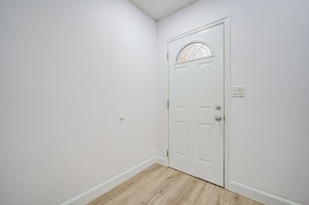 For Lease - 184 Cedric Avenue Unit# Main, Toronto, Ontario - Photo 3
