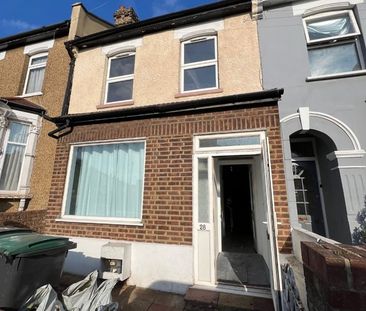 4 Bed Terraced House, St. Albans Crescent, N22 - Photo 2