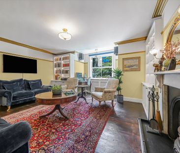 Spacious garden apartment with private patio and generous entertaining space in the heart of Belsize Park - Photo 1