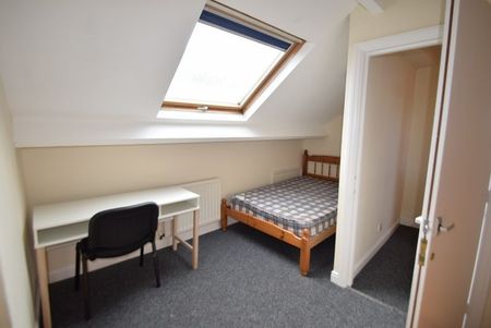 2 bedroom flat to rent - Photo 4