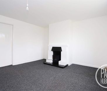 Beccles Road, Lowestoft, NR33 - Photo 5