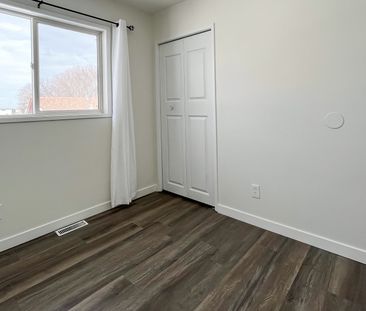 Renovated 3 Bedroom, 2.5 Bath Townhome With Finished Basement. - Photo 1