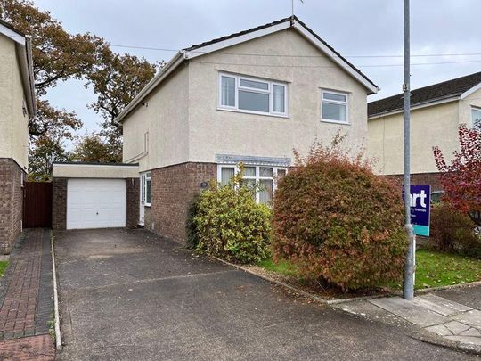 The Broad Shoard, Cowbridge - Photo 1