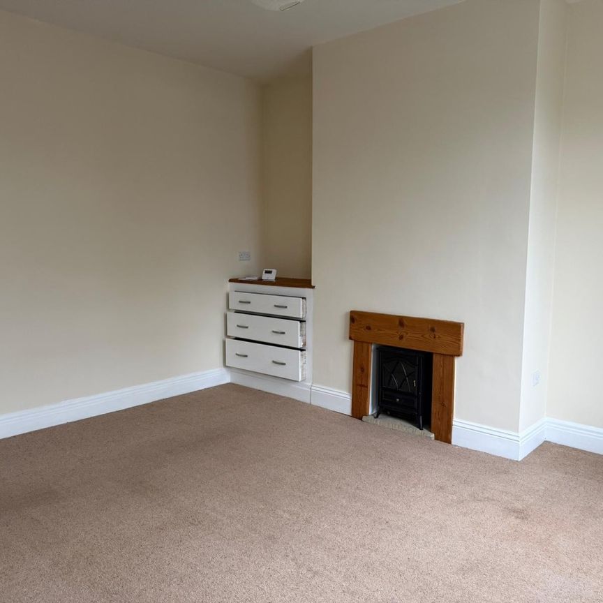 TWO BEDROOM END TERRACE - Photo 1