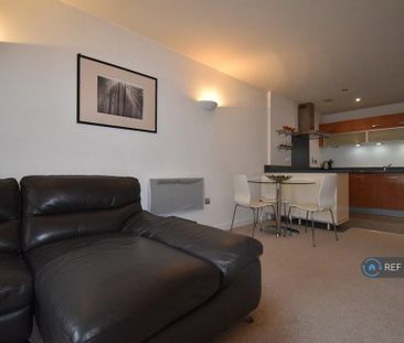 2 bedroom flat to rent - Photo 3