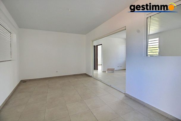 Location Appartement 3 pièces 57m² MACOURIA 97355 - Photo 1