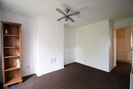 1 bedroom ground floor flat to rent - Photo 3