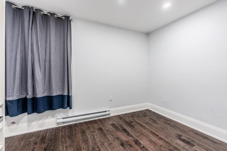 For Lease - 756 Dundas Street Unit# Main, Toronto, Ontario - Photo 2