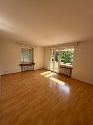 Helle 4-Zimmer-Wohnung mit Balkon in Pratteln - Photo 1