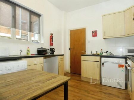 6 bedroom terraced house to rent - Photo 5